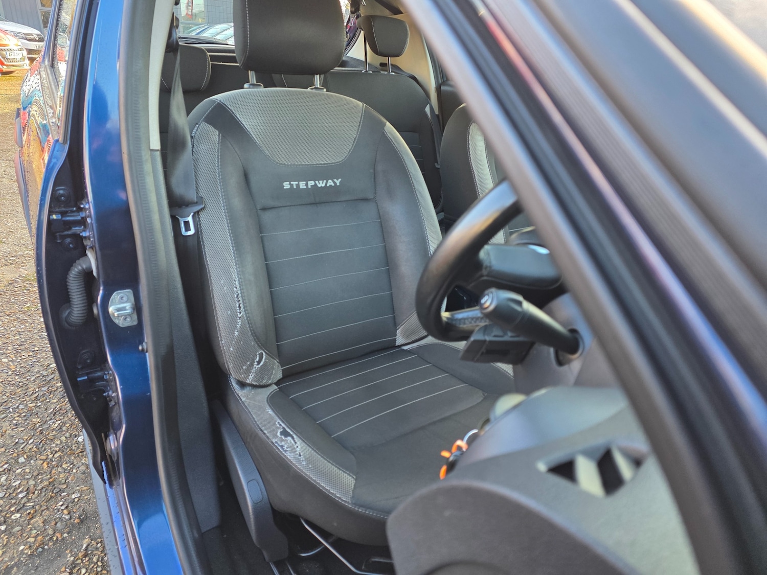 Used Dacia Sandero Stepway 2018 for sale - 76638765: Photo 12