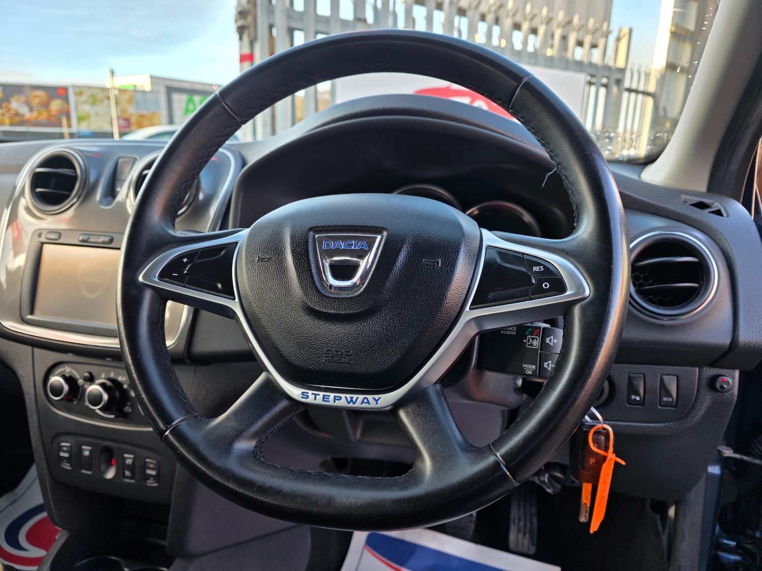 Used Dacia Sandero Stepway 2018 for sale - 76638765: Photo 17