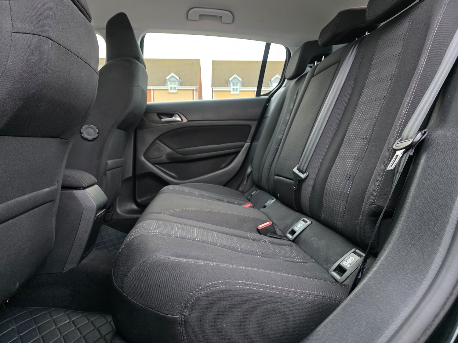 Used Peugeot 308 2015 for sale - 76482431: Photo 14