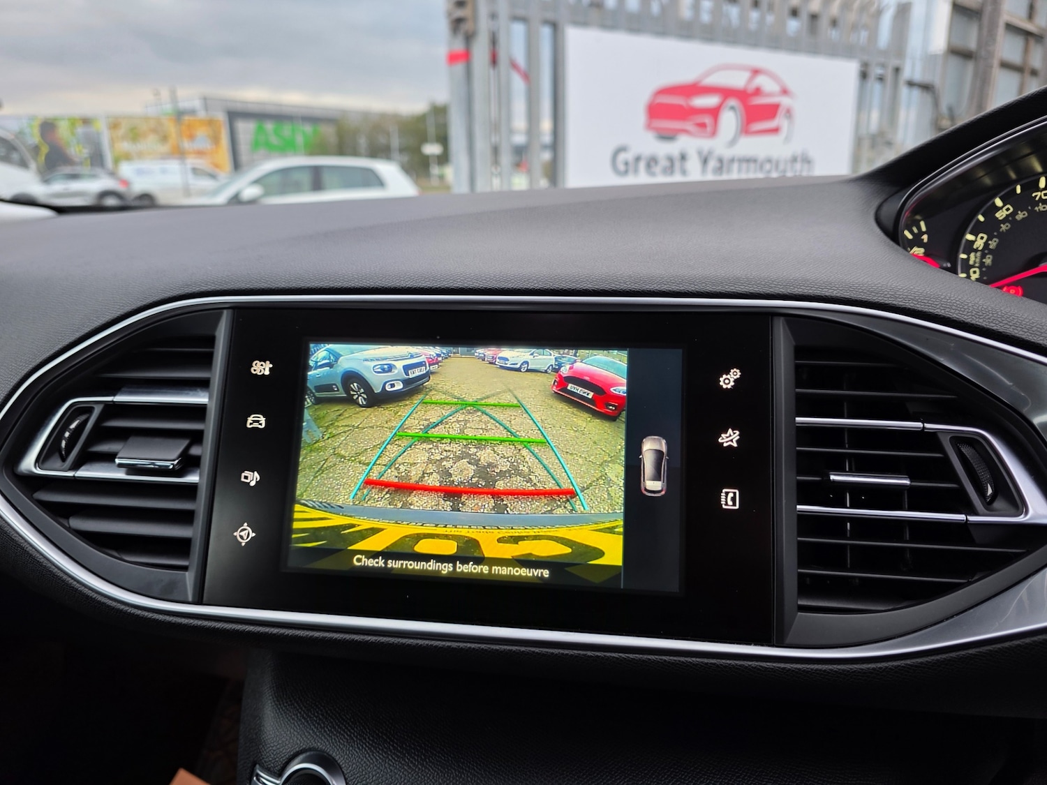 Used Peugeot 308 2015 for sale - 76482431: Photo 29