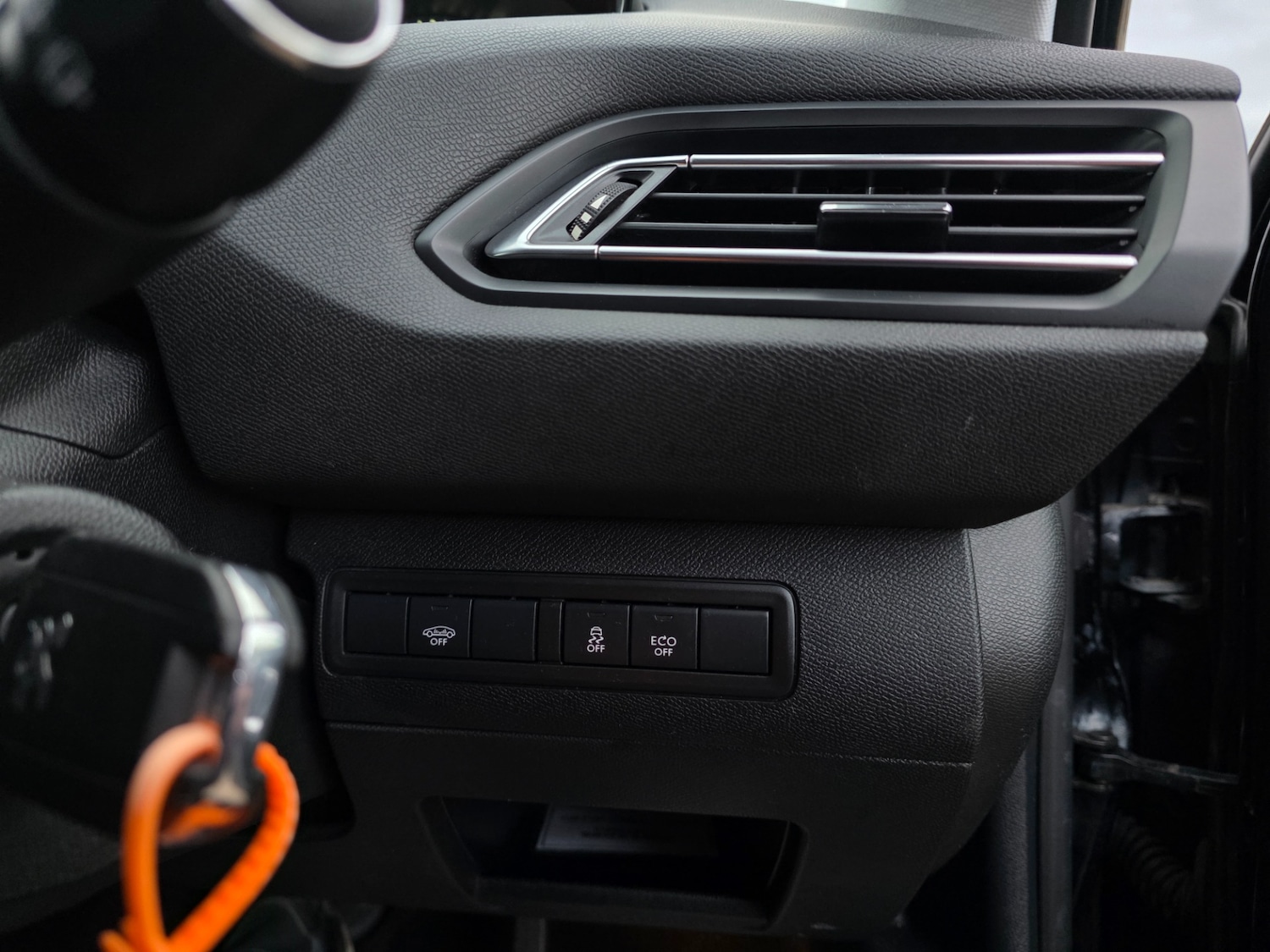 Used Peugeot 308 2015 for sale - 76482431: Photo 30