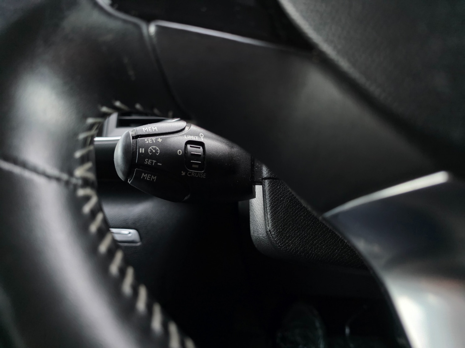 Used Peugeot 308 2015 for sale - 76482431: Photo 33