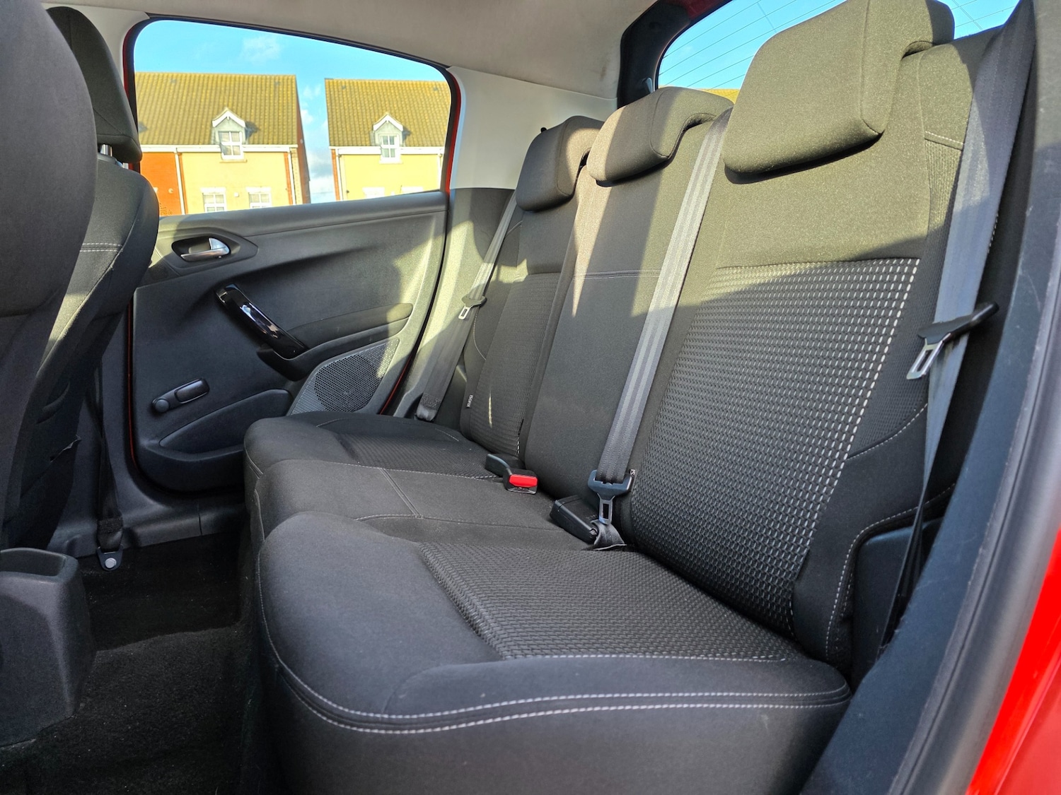 Used Peugeot 208 2015 for sale - 76440066: Photo 17