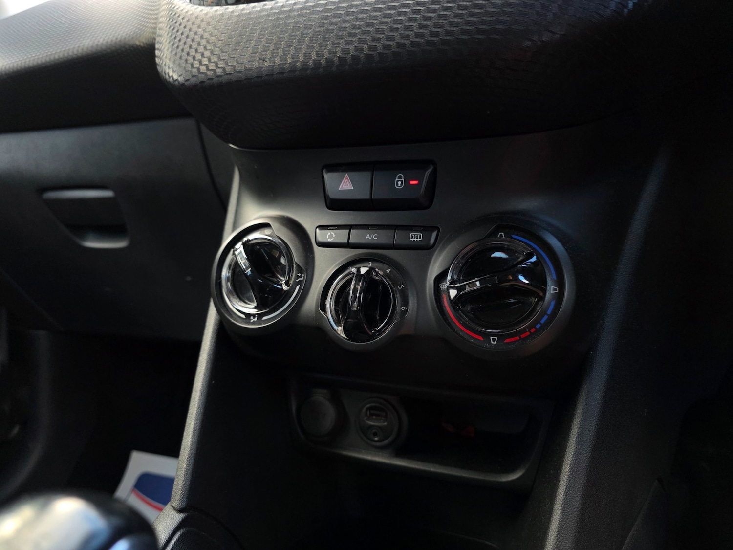 Used Peugeot 208 2015 for sale - 76440066: Photo 22