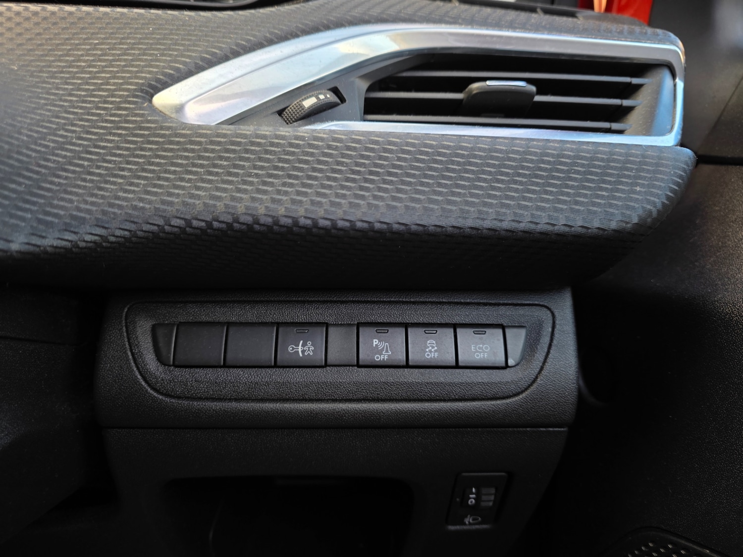 Used Peugeot 208 2015 for sale - 76440066: Photo 27