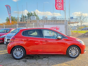 Used Peugeot 208 2015 for sale - 76440066: Photo