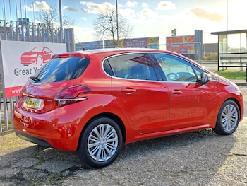 Used Peugeot 208 2015 for sale - 76440066: Photo