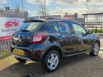 Used Dacia Sandero Stepway 2016 for sale - 76449412: Photo