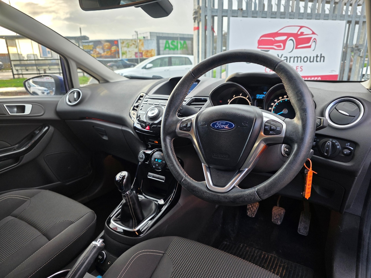 Used Ford Fiesta 2015 for sale - 76640037: Photo 10