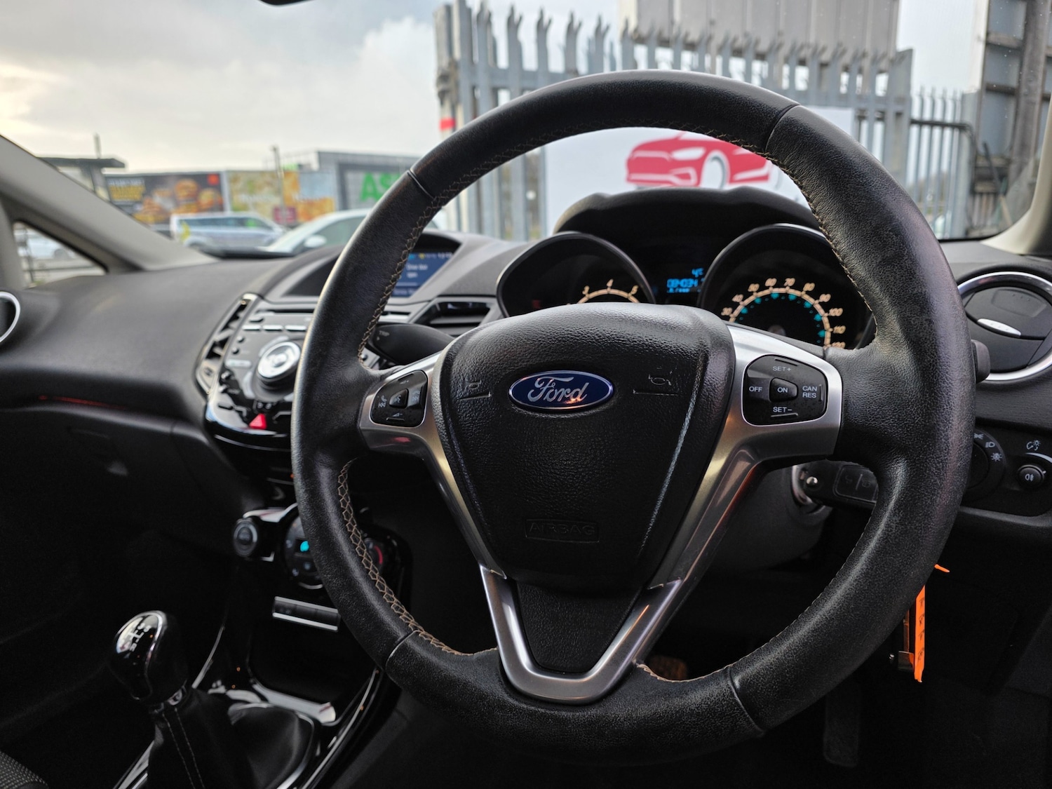 Used Ford Fiesta 2015 for sale - 76640037: Photo 18