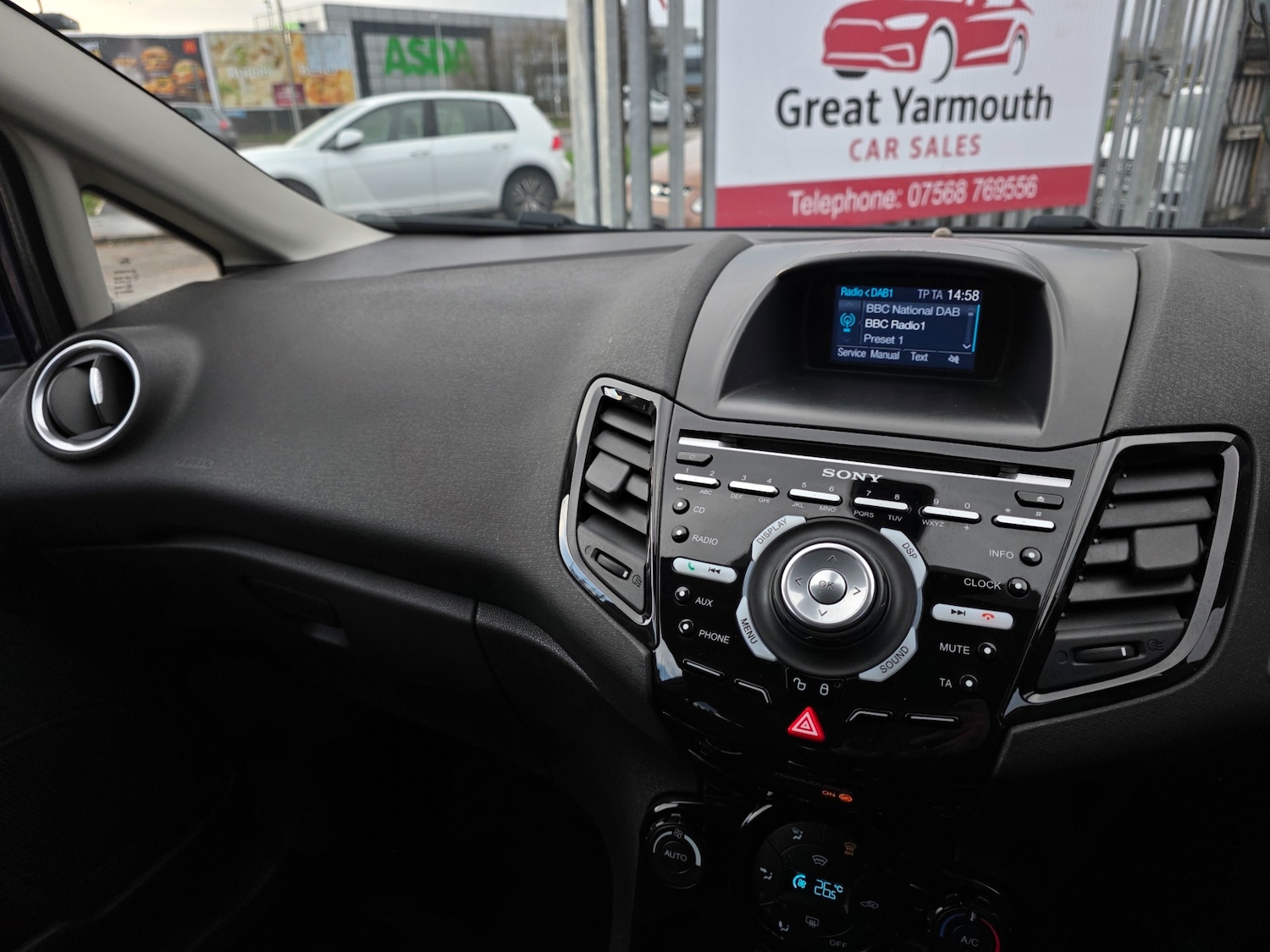 Used Ford Fiesta 2015 for sale - 76640037: Photo 23