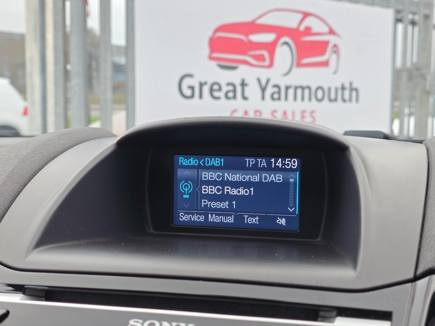 Used Ford Fiesta 2015 for sale - 76640037: Photo 25