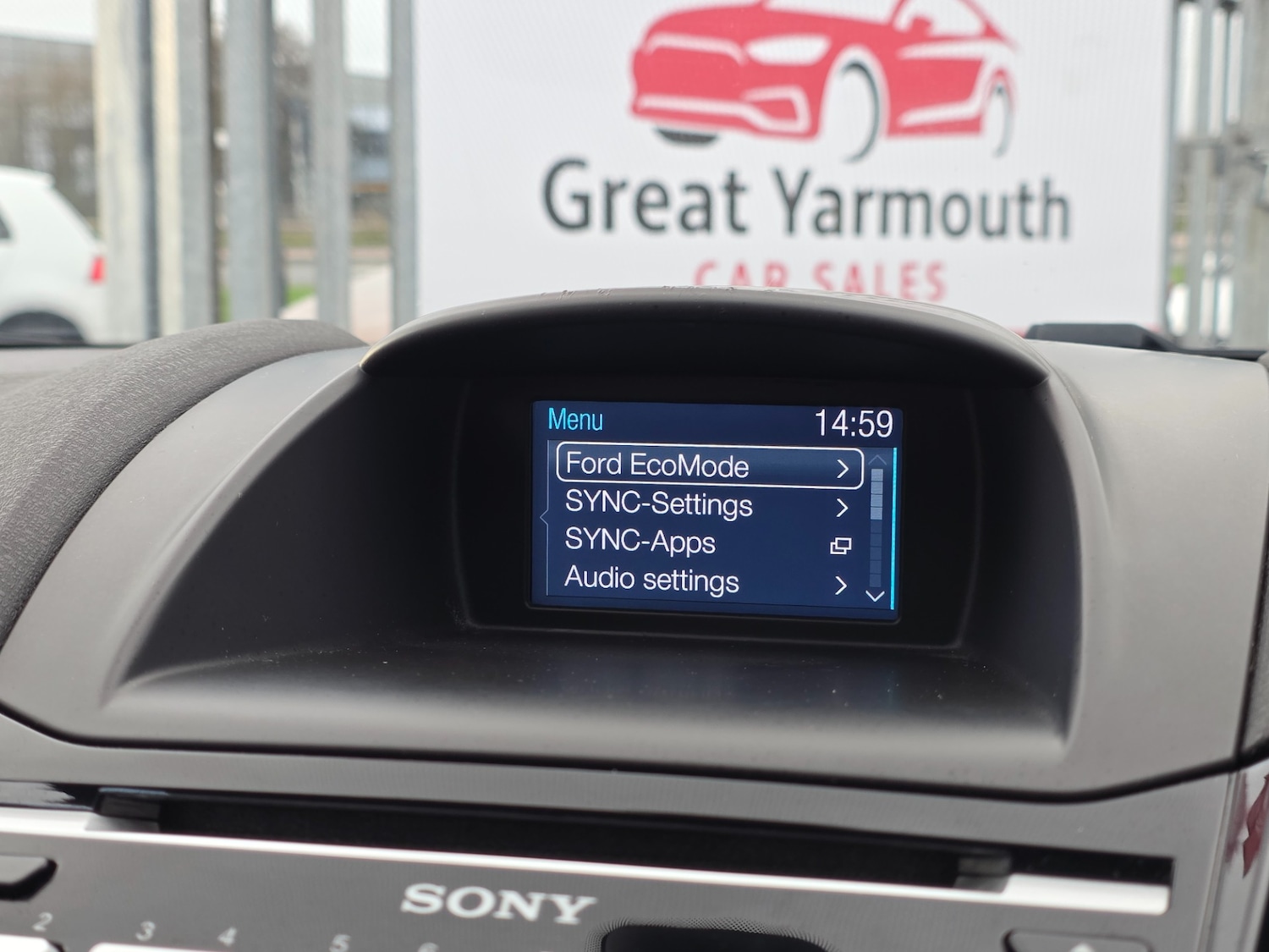 Used Ford Fiesta 2015 for sale - 76640037: Photo 27