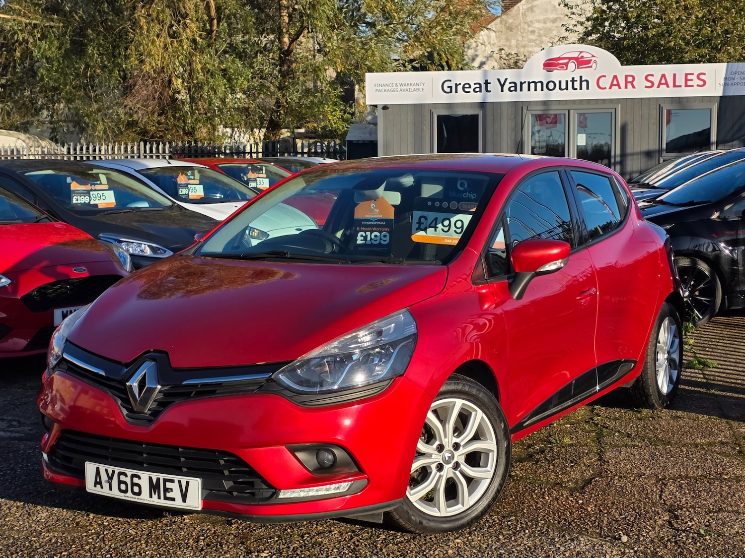 Used Renault Clio 2016 for sale - 76430843: Photo 2