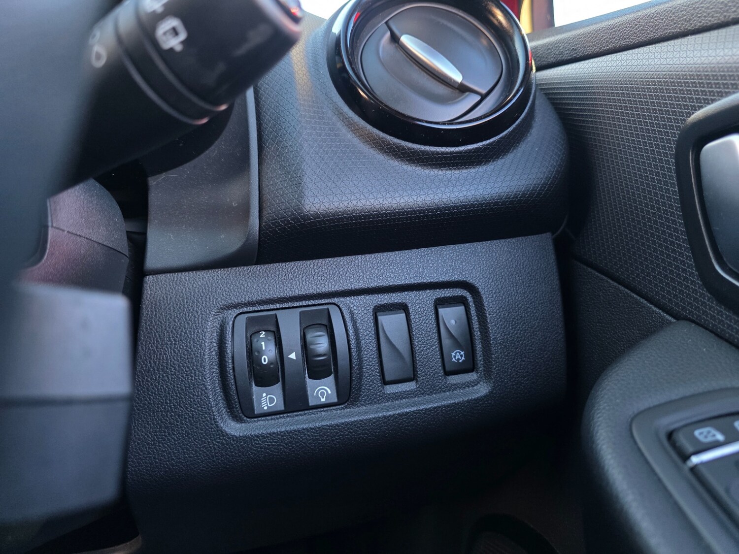 Used Renault Clio 2016 for sale - 76430843: Photo 24