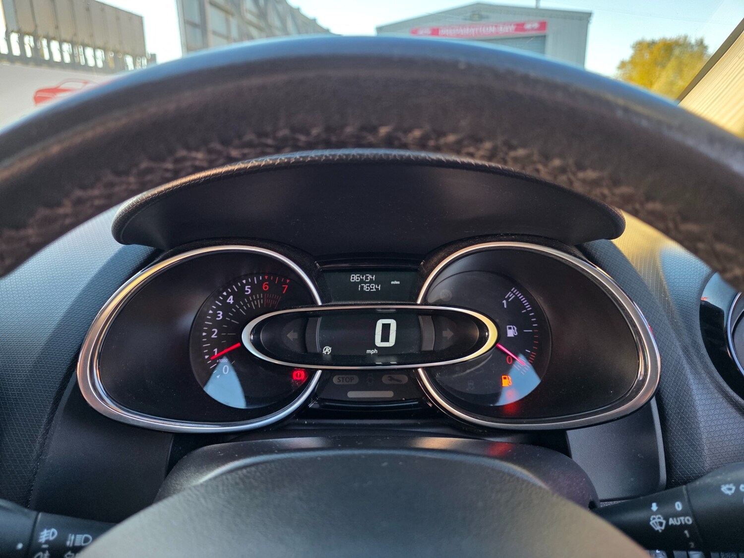 Used Renault Clio 2016 for sale - 76430843: Photo 28