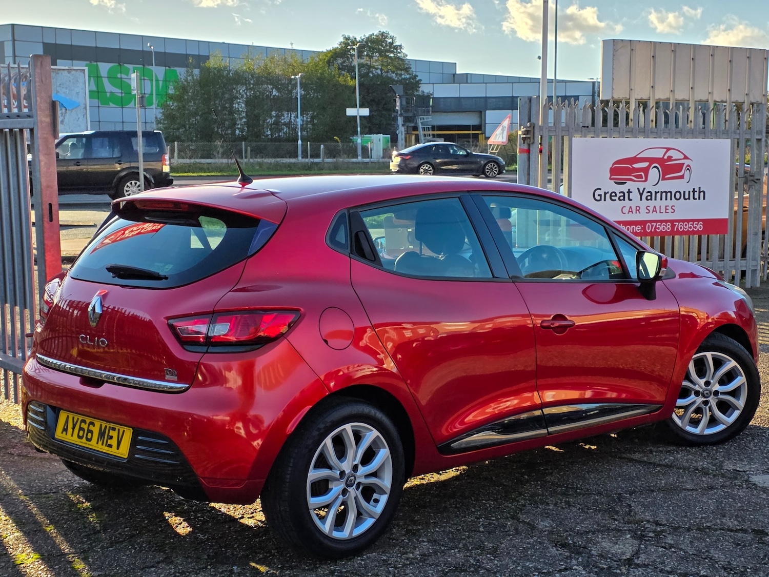 Used Renault Clio 2016 for sale - 76430843: Photo 6