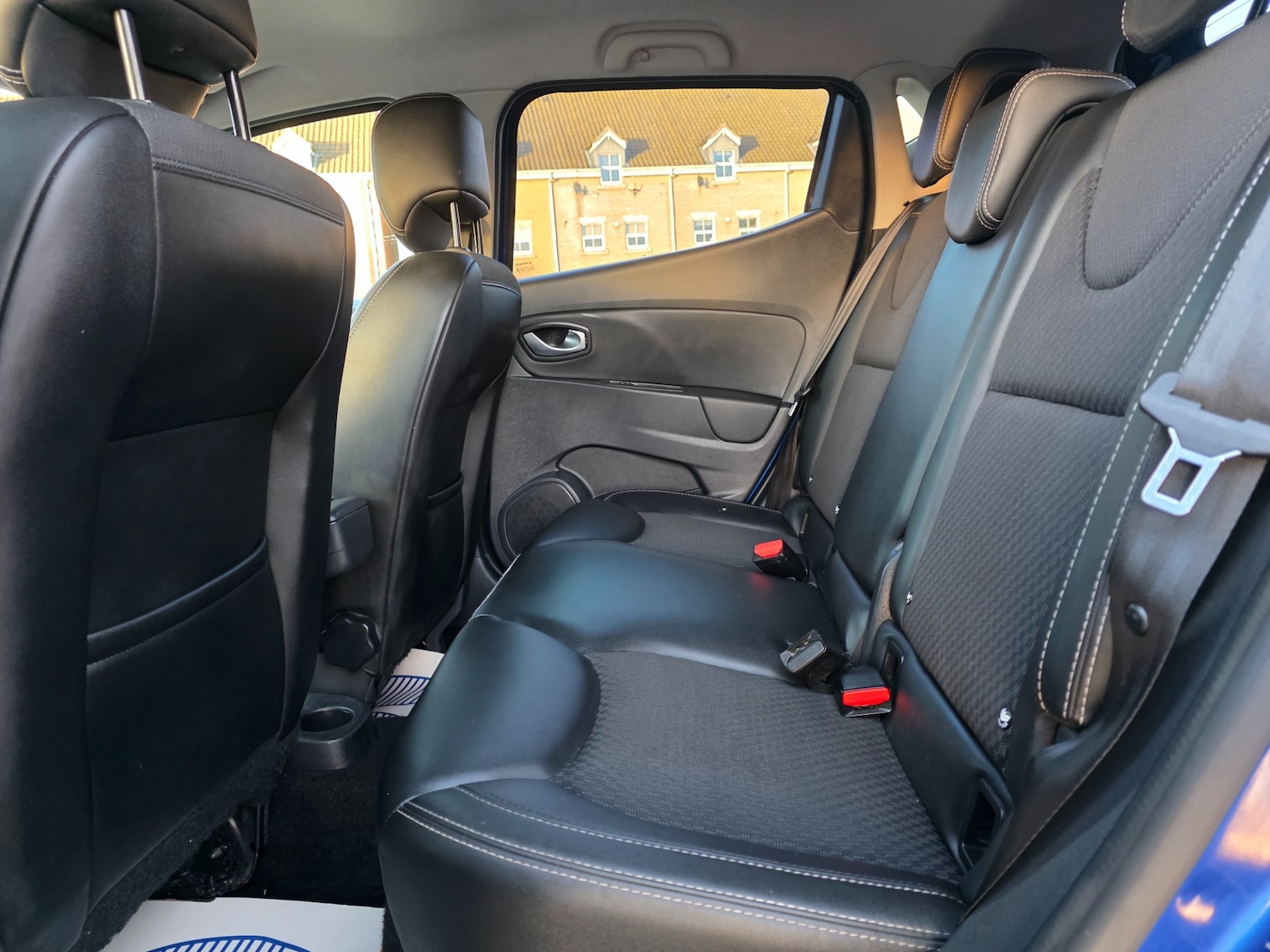 Used Renault Clio 2017 for sale - 76431175: Photo 12