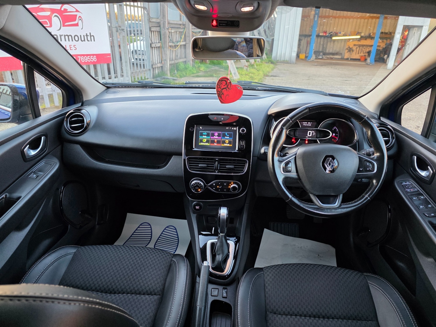 Used Renault Clio 2017 for sale - 76431175: Photo 15