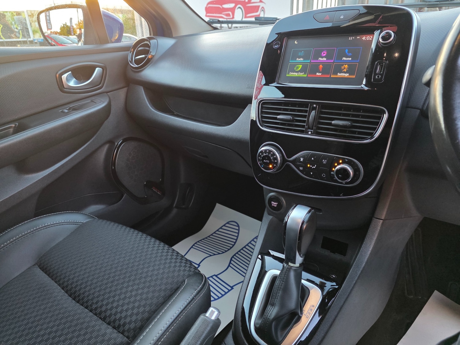 Used Renault Clio 2017 for sale - 76431175: Photo 17