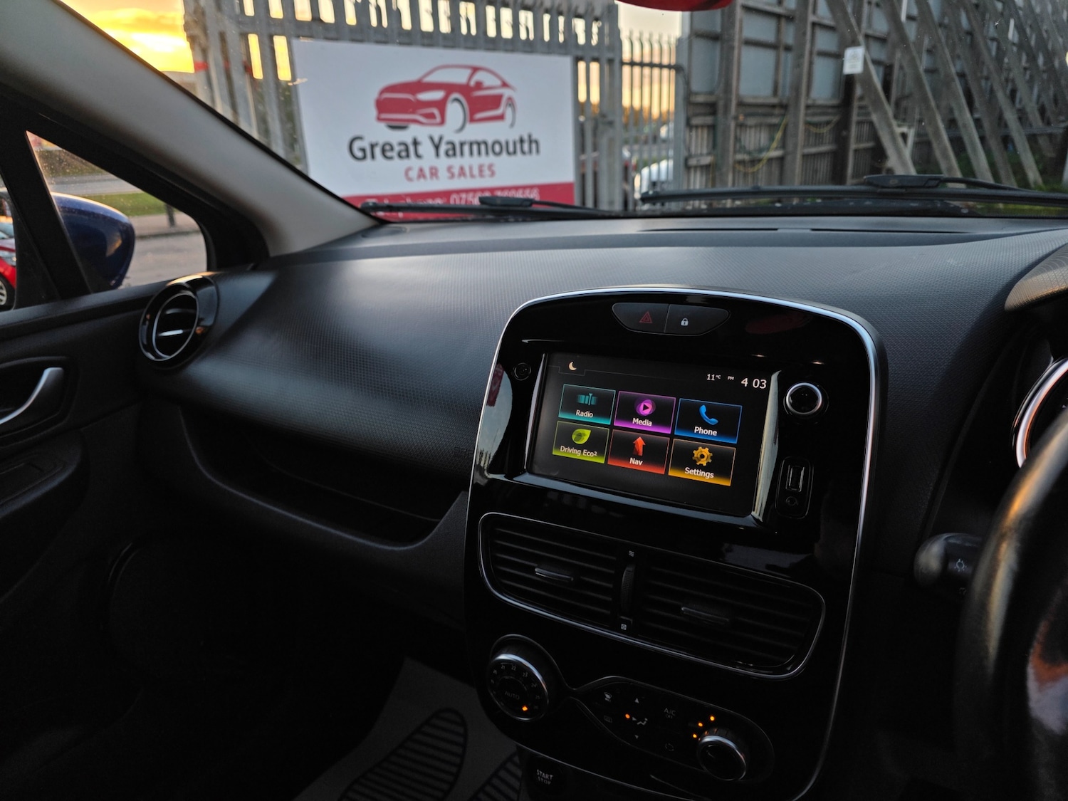 Used Renault Clio 2017 for sale - 76431175: Photo 20