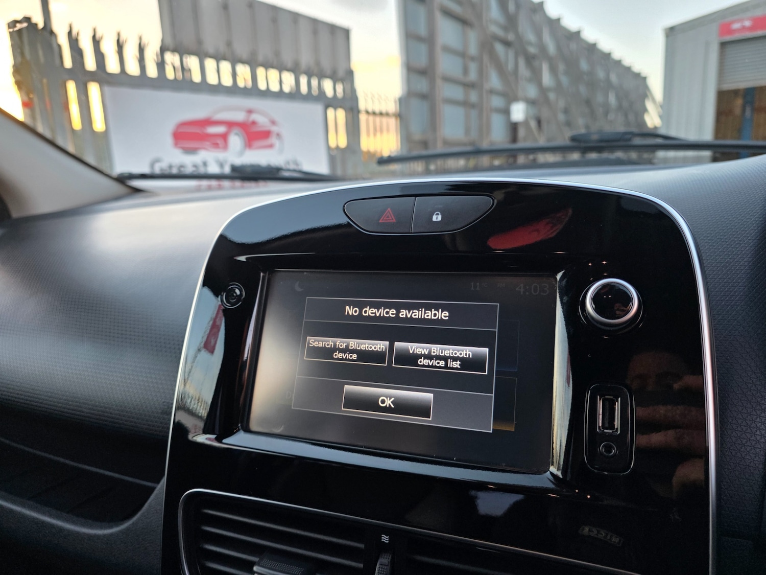 Used Renault Clio 2017 for sale - 76431175: Photo 24