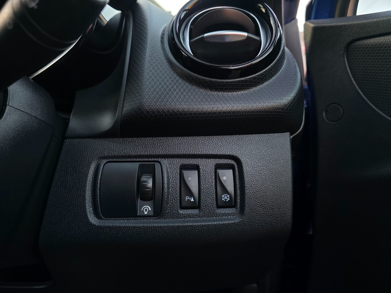 Used Renault Clio 2017 for sale - 76431175: Photo 25