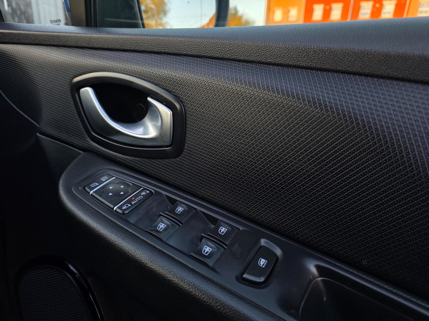 Used Renault Clio 2017 for sale - 76431175: Photo 26