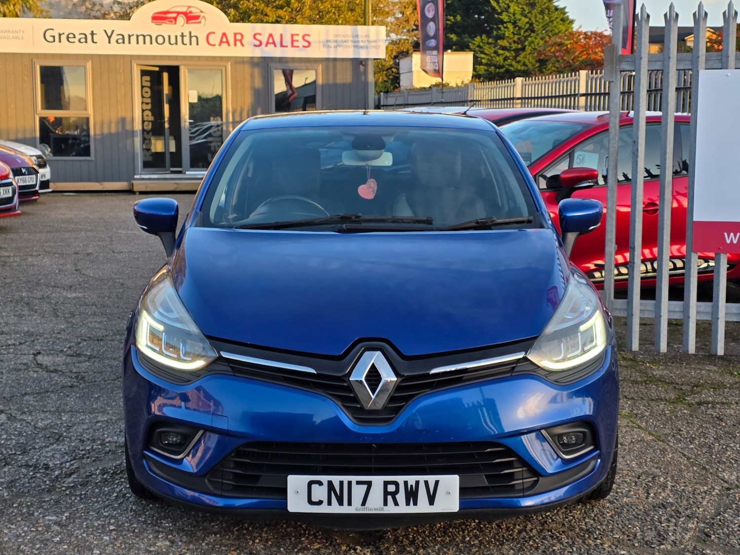 Used Renault Clio 2017 for sale - 76431175: Photo 8