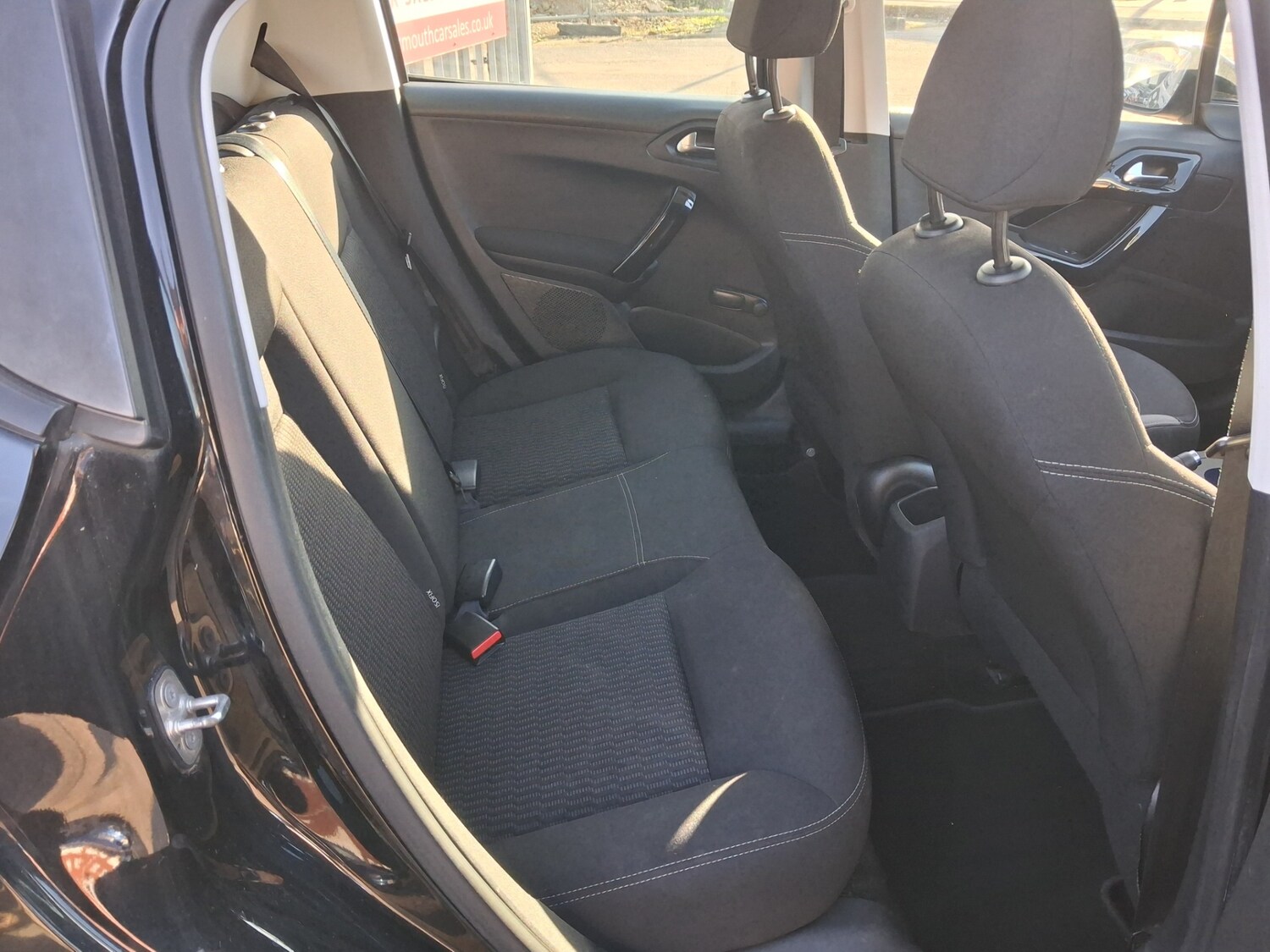 Used Peugeot 208 2015 for sale - 77745915: Photo 10