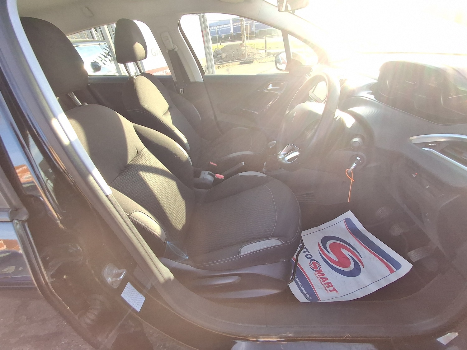 Used Peugeot 208 2015 for sale - 77745915: Photo 12