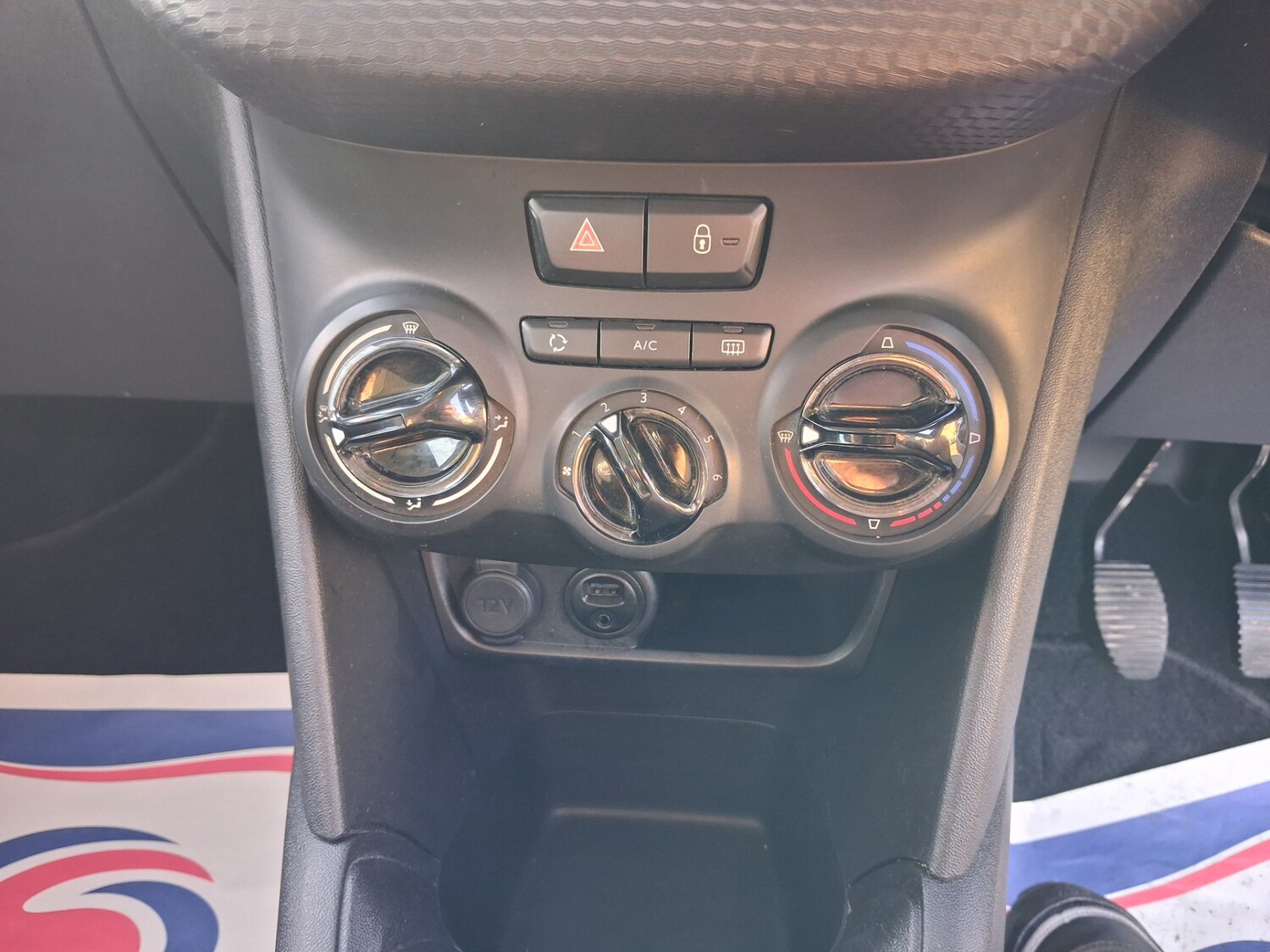 Used Peugeot 208 2015 for sale - 77745915: Photo 16