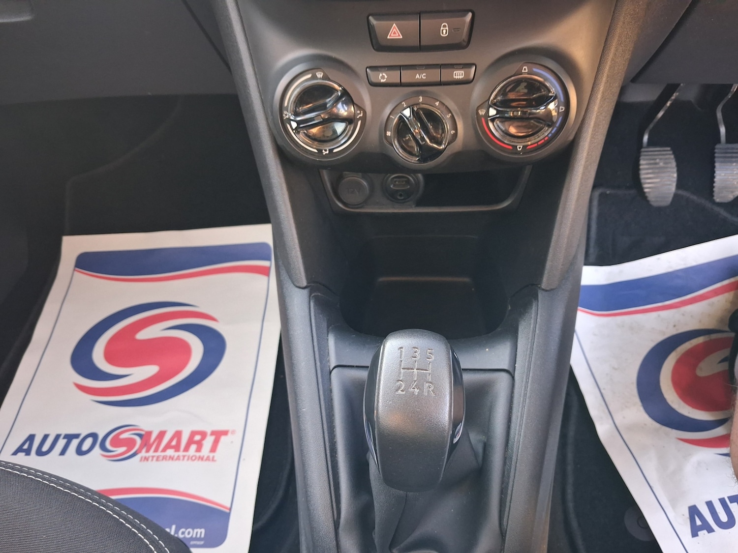 Used Peugeot 208 2015 for sale - 77745915: Photo 17