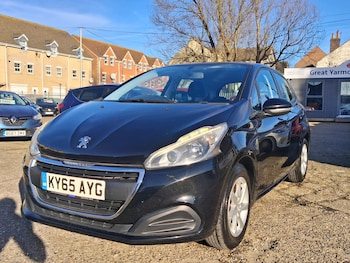 Used Peugeot 208 2015 for sale - 77745915: Photo