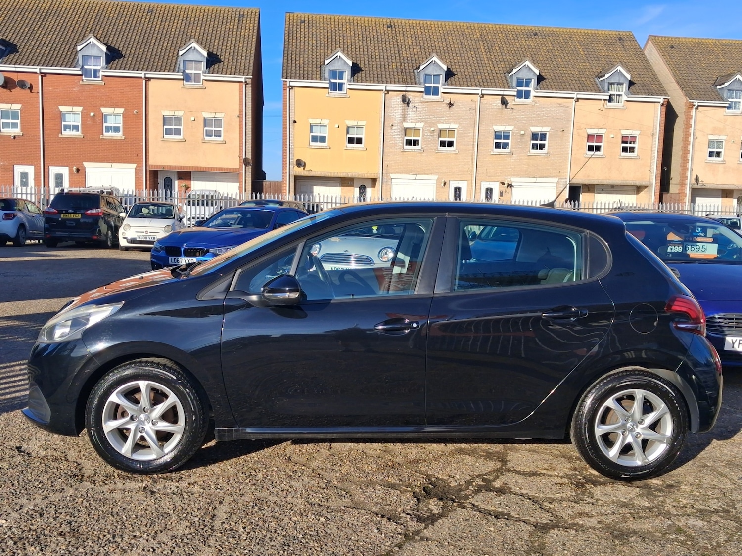 Used Peugeot 208 2015 for sale - 77745915: Photo 8