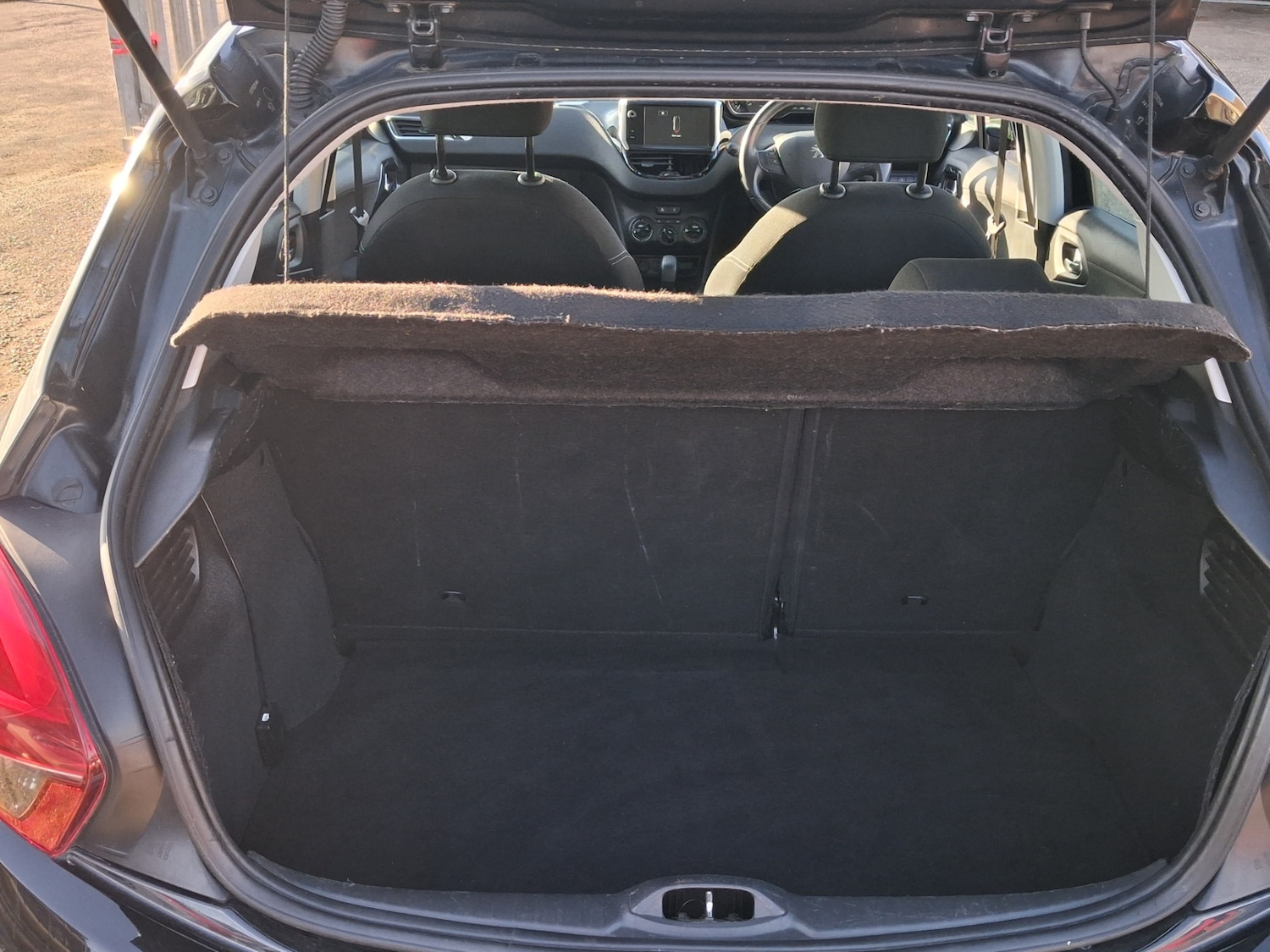 Used Peugeot 208 2015 for sale - 77745915: Photo 9