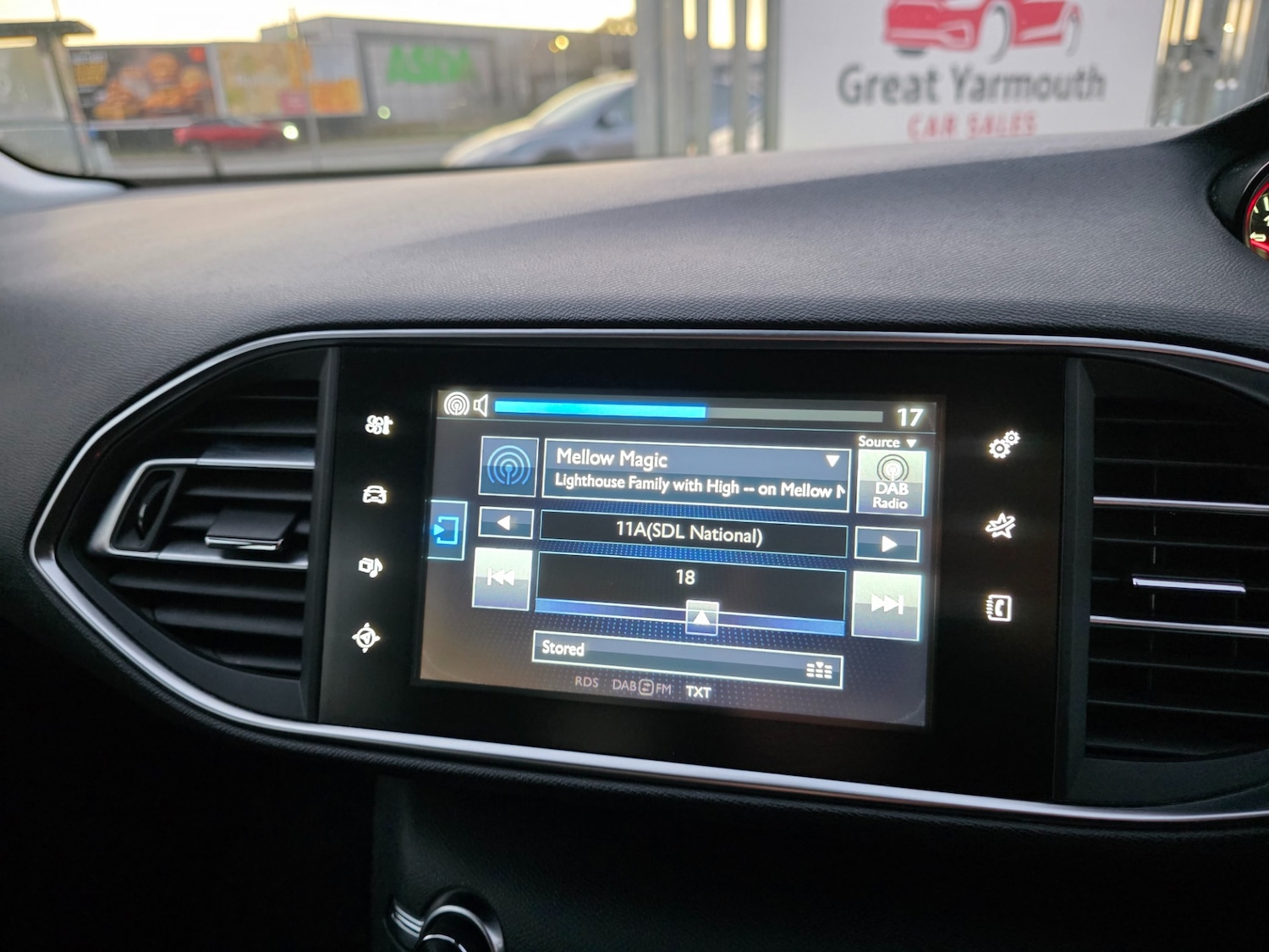 Used Peugeot 308 2014 for sale - 76605483: Photo 24