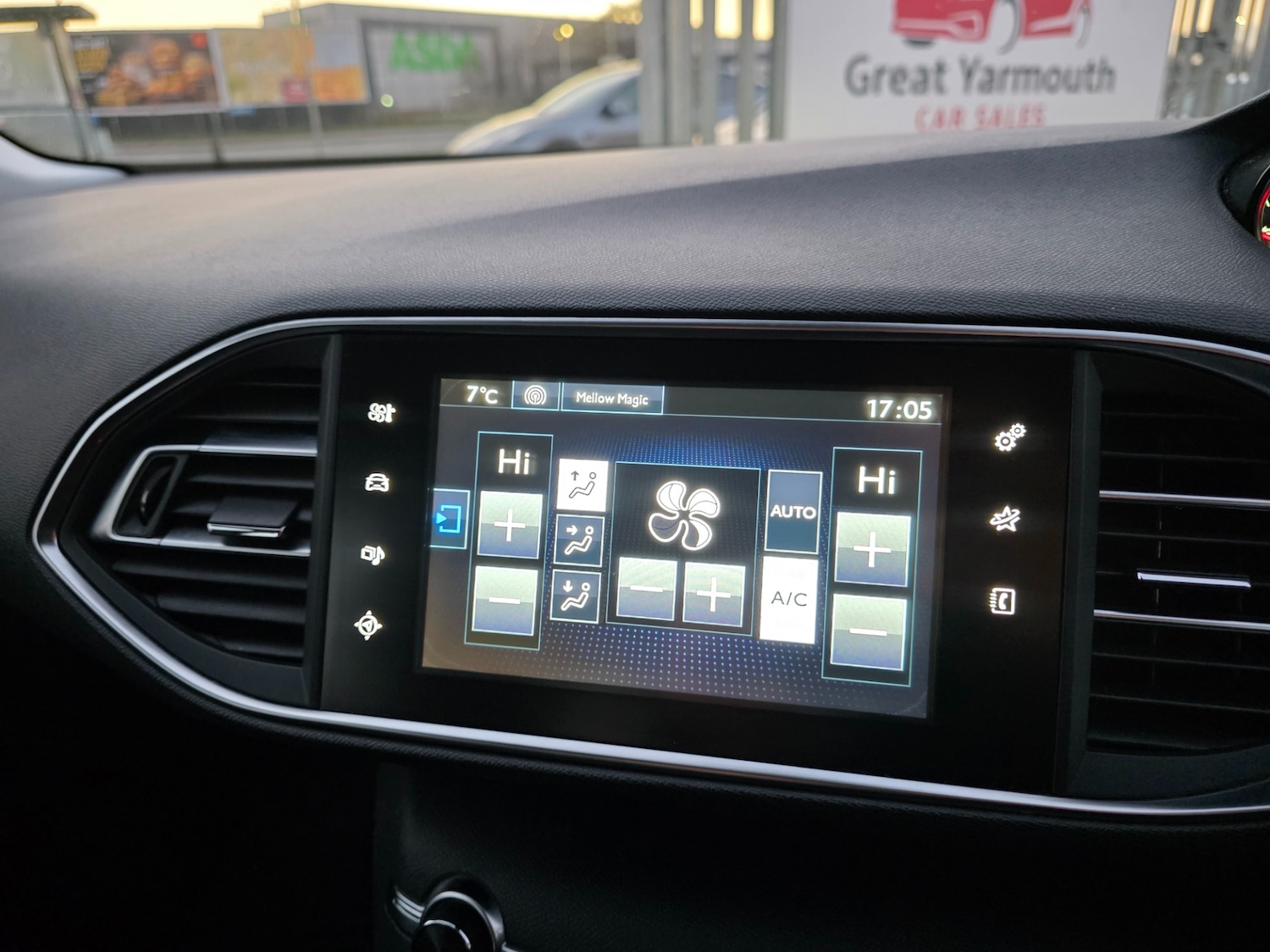 Used Peugeot 308 2014 for sale - 76605483: Photo 26