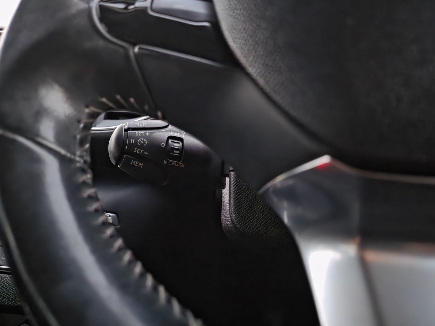 Used Peugeot 308 2014 for sale - 76605483: Photo 32