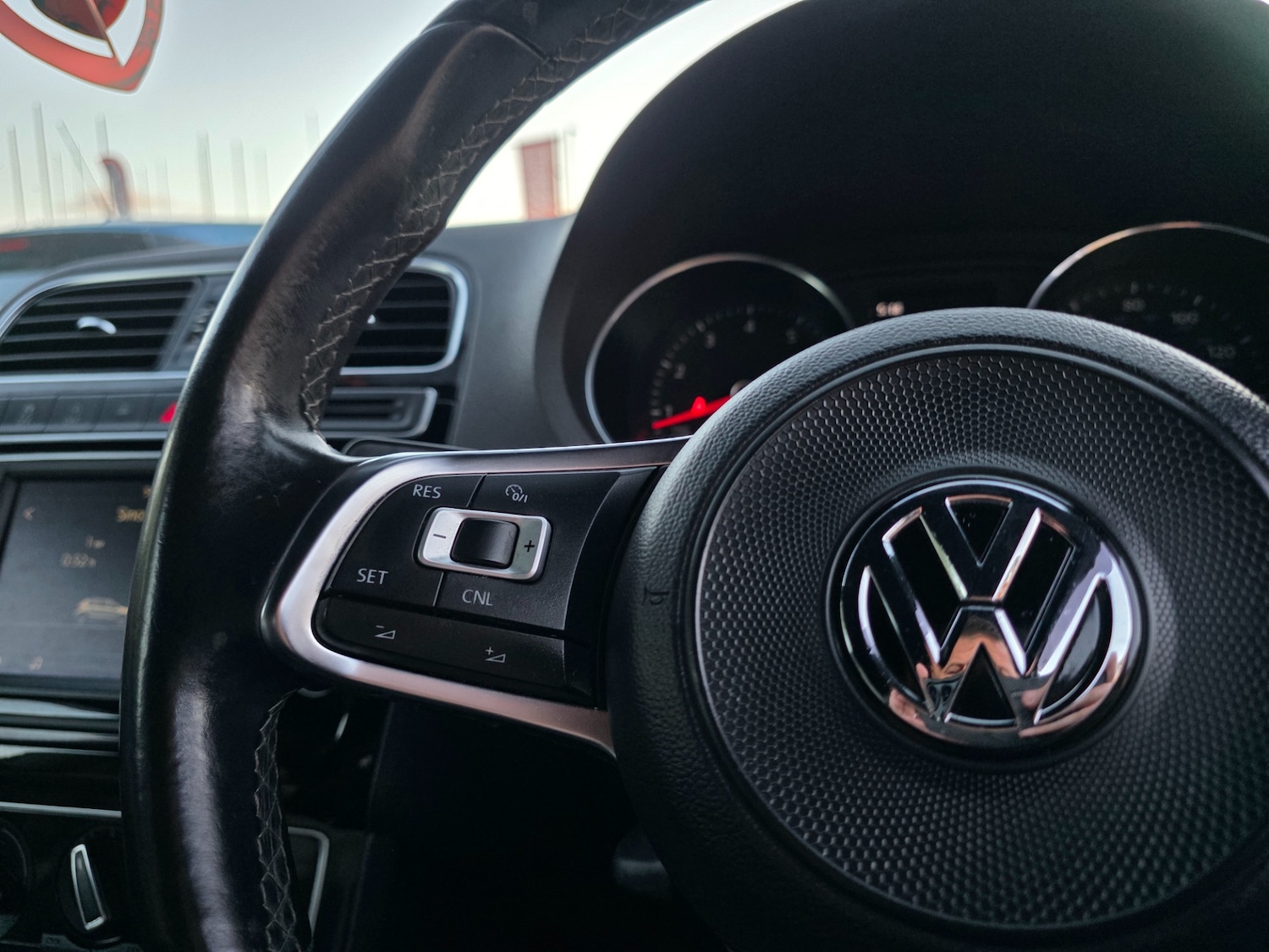 Used Volkswagen Polo 2016 for sale - 76440053: Photo 28