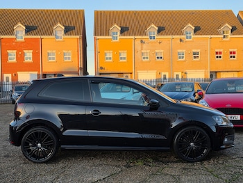 Used Volkswagen Polo 2016 for sale - 76440053: Photo
