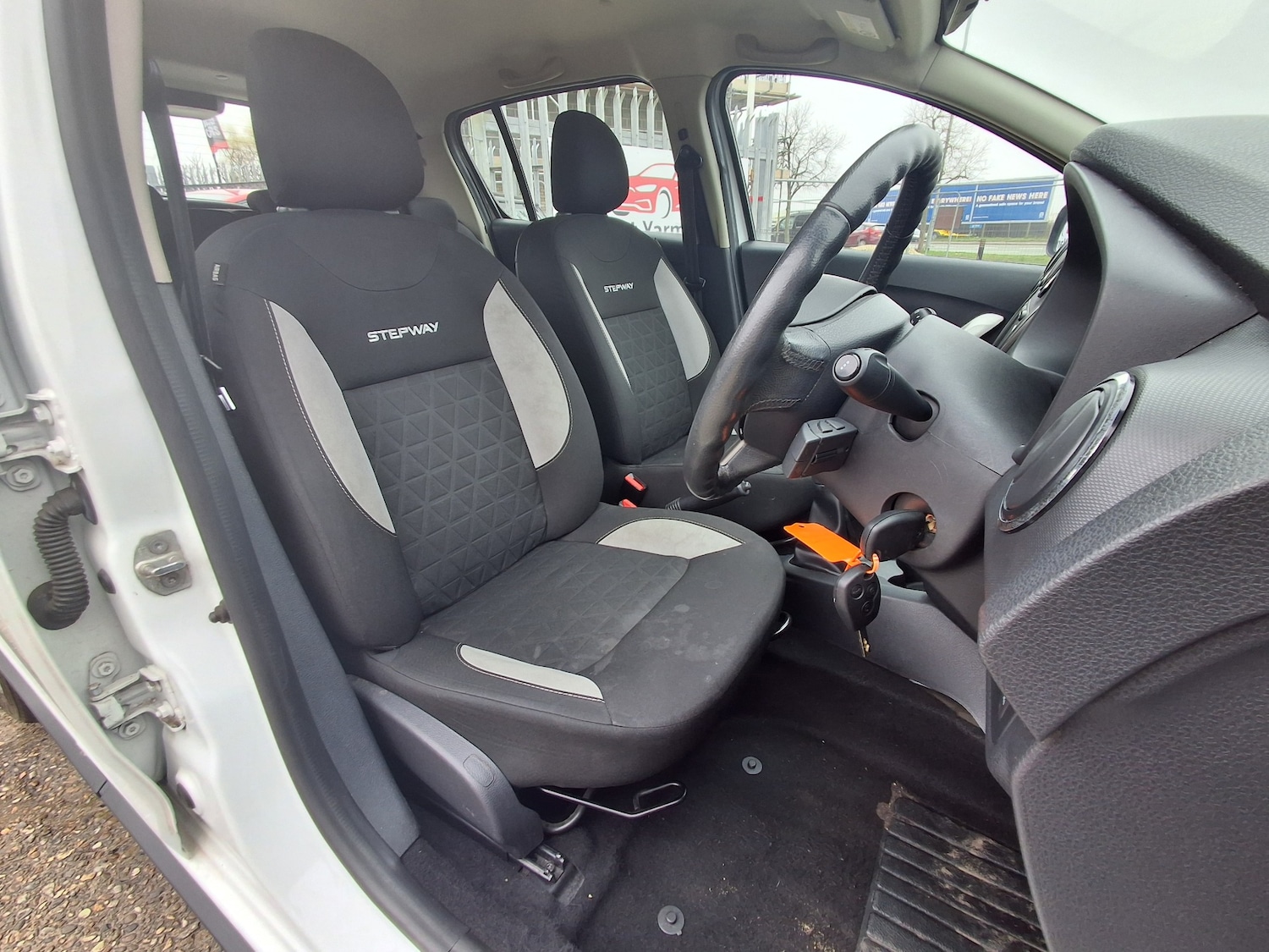 Used Dacia Sandero Stepway 2015 for sale - 77746169: Photo 14