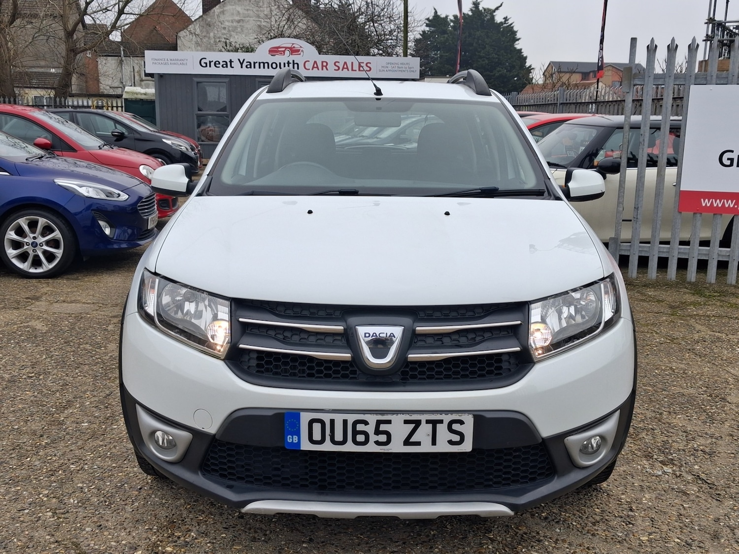 Used Dacia Sandero Stepway 2015 for sale - 77746169: Photo 2