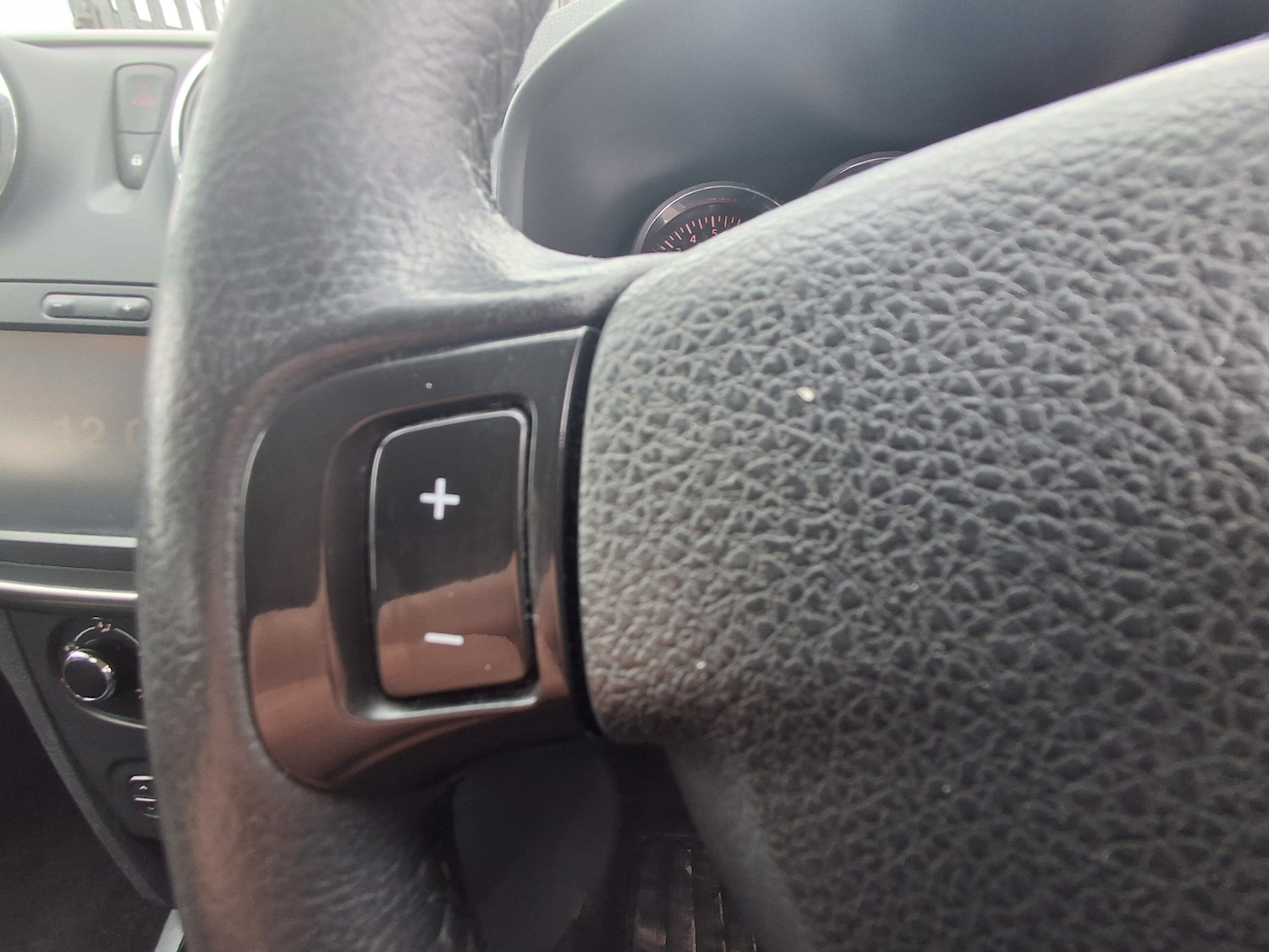 Used Dacia Sandero Stepway 2015 for sale - 77746169: Photo 20