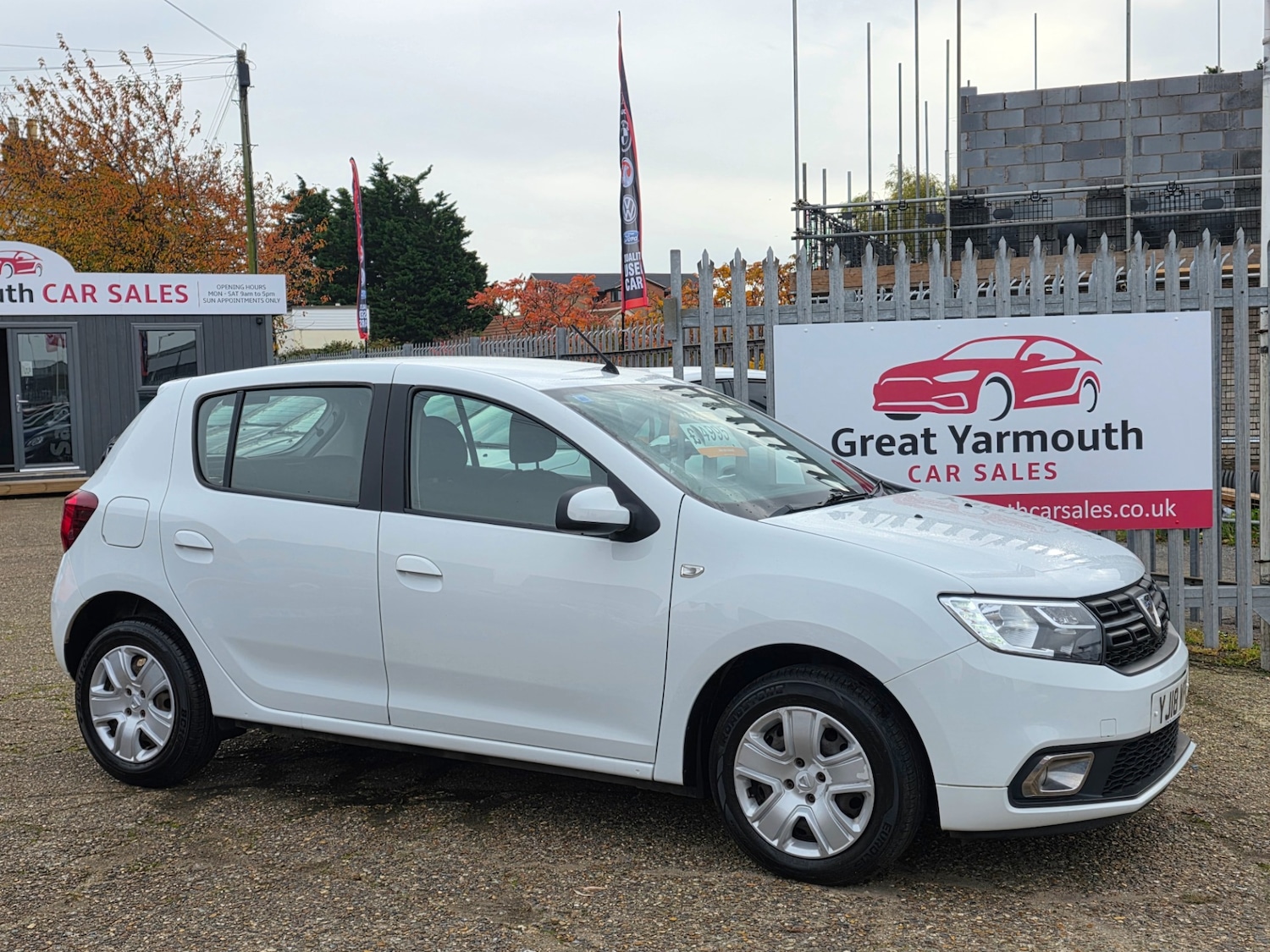 Used Dacia Sandero 2018 for sale - 76492322: Photo 2