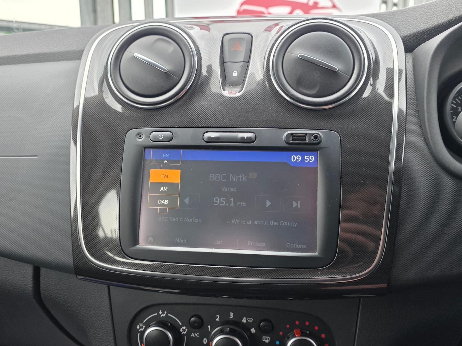 Used Dacia Sandero 2018 for sale - 76492322: Photo 27