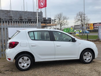 Used Dacia Sandero 2018 for sale - 76492322: Photo