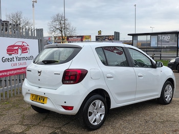 Used Dacia Sandero 2018 for sale - 76492322: Photo