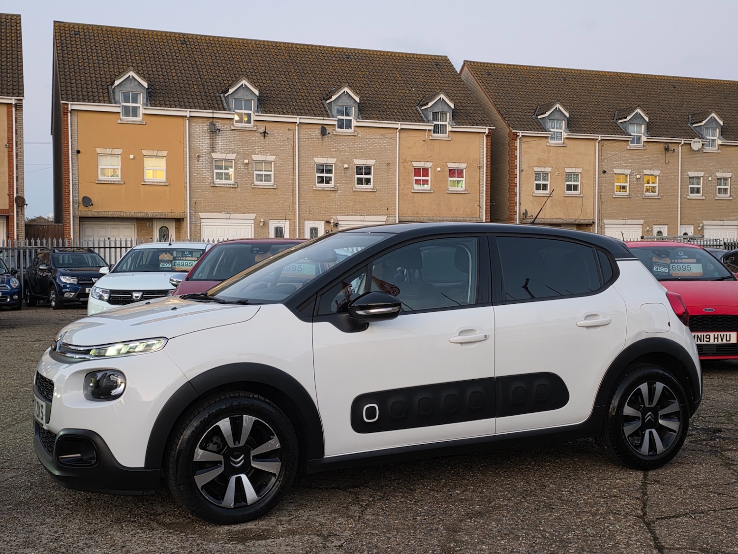 Used Citroen C3 2017 for sale - 76605983: Photo 8