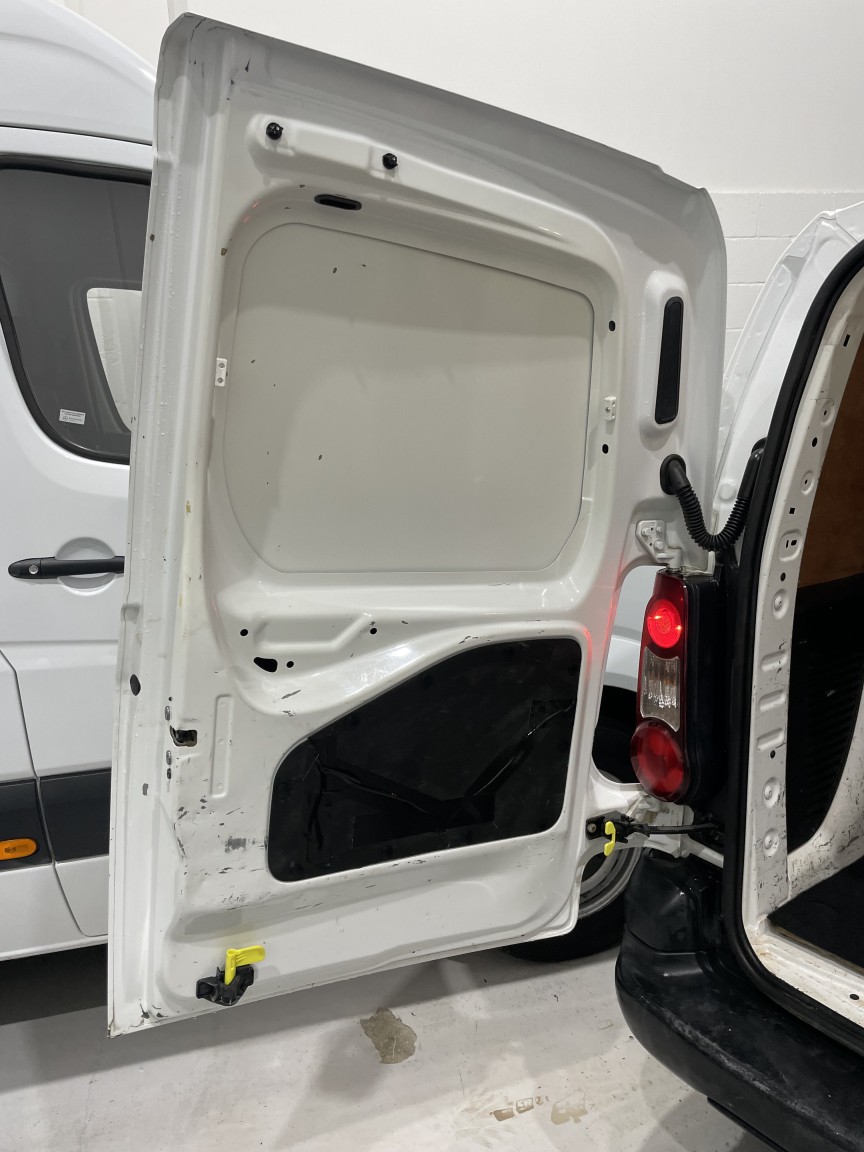 Used Peugeot Partner 2015 for sale - 77687641: Photo 28